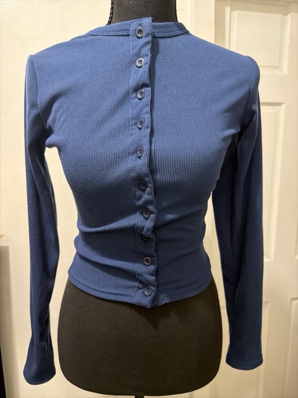 Ribbed Button-Front Long-Sleeve Top - Blue